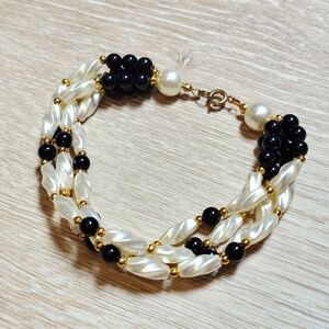 Elegant Faux Pearl and Black Bead Bracelet